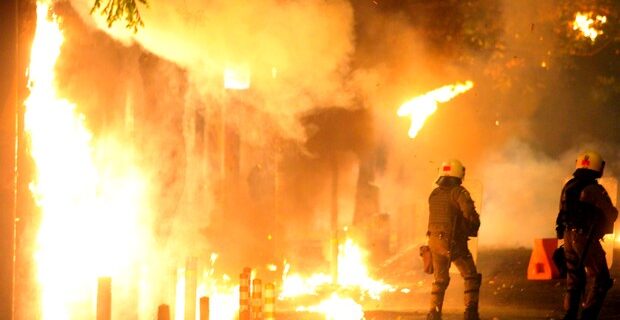 Η επόμενη μέρα: Τα διεθνή μέσα για τα επεισόδια στις πορείες μνήμης του Αλέξανδρου Γρηγορόπουλου