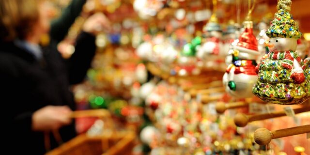 Πρεμιέρα για το εορταστικό ωράριο – Πώς θα λειτουργήσουν τα καταστήματα