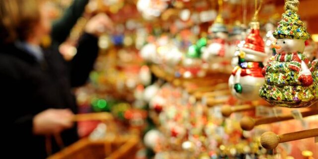 Το εορταστικό ωράριο των καταστημάτων