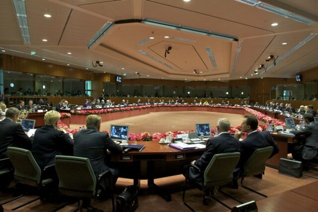 “Καμπανάκι” σε επτά χώρες από το Eurogroup
