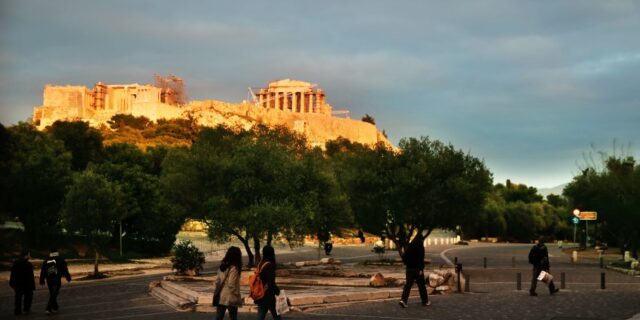 Der Spiegel: Πετρέλαιο, ρούβλι και Ελλάδα συστατικά της νέας μεγάλης κρίσης;