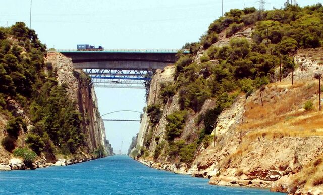 Στα χέρια αστυνομικών της ΔΙΑΣ 52χρονος για κατοχή ναρκωτικών και λαθραίου καπνού