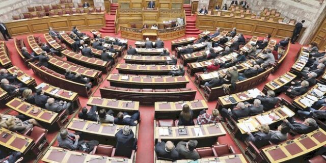 Εκλογή του ΠτΔ από την παρούσα Βουλή, ζητούν 100 προσωπικότητες