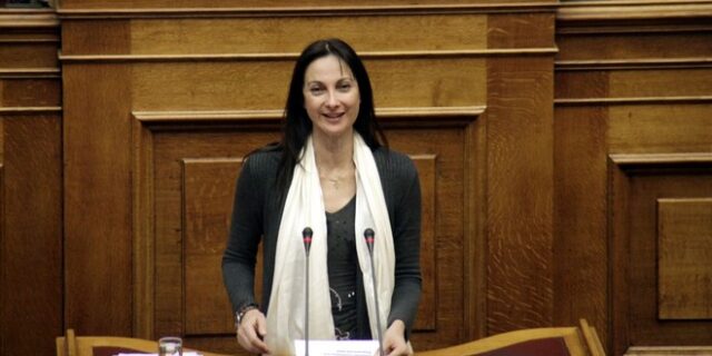 Δεν ξέρουμε τι επιπτώσεις θα έχει το Brexit στον τουρισμό, λέει η Έλενα Κουντουρά