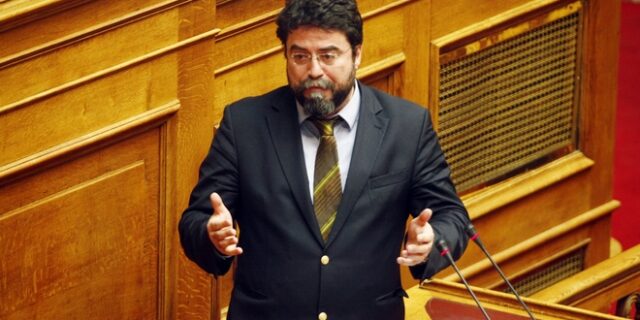 Επίθεση στον βουλευτή της ΝΔ Βασίλη Οικονόμου. Μεταφέρθηκε στο νοσοκομείο