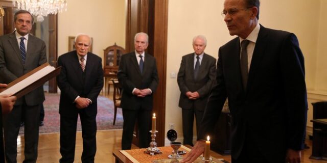 Ο Μ. Θεοχαρίδης ορκίστηκε υπηρεσιακός υπουργός Εσωτερικών