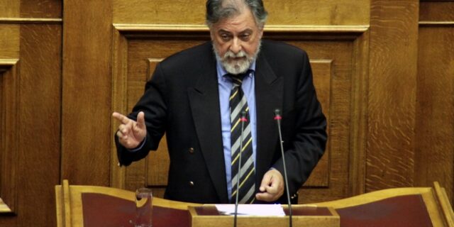 Πανούσης: Να μην κατέβει η ΔΗΜΑΡ στις εκλογές