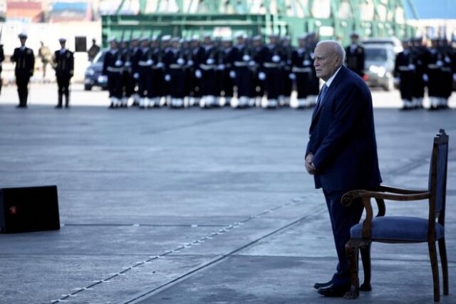 Στην Αλγερία ο Κάρολος Παπούλιας