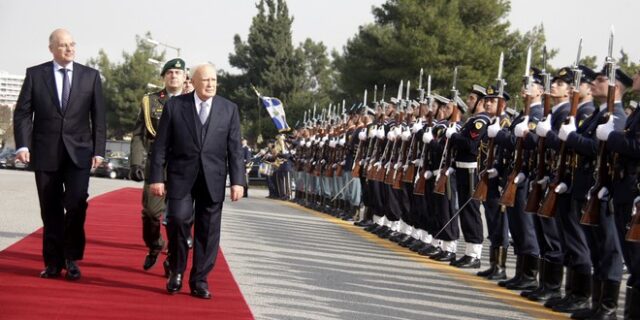 Επίσκεψη του Προέδρου της Δημοκρατίας στο ΥΕΘΑ