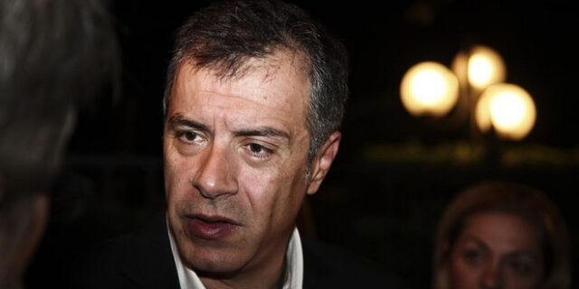 Στ. Θεοδωράκης: Επιτέλους οι παλιοί πολιτικοί ανακάλυψαν το βραχιολάκι