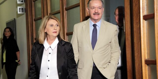 Κάλαντα με κόντρα ΣΥΡΙΖΑ-ΝΔ. Σταμάτης: “Θέλουν να βγάλουν τη χώρα από το ευρώ”