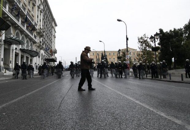 Απαγορεύονται πορείες και διαδηλώσεις. Ποιοι δρόμοι κλείνουν ενόψει Νταβούτογλου
