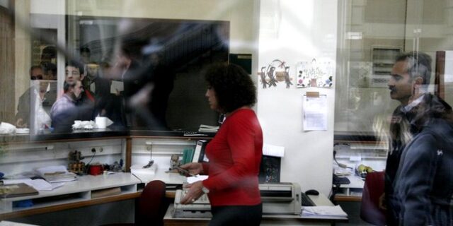 Τρέχουν και δεν φτάνουν: Πάνω από 2 εκατ. οι τροποποιητικές δηλώσεις Ε9