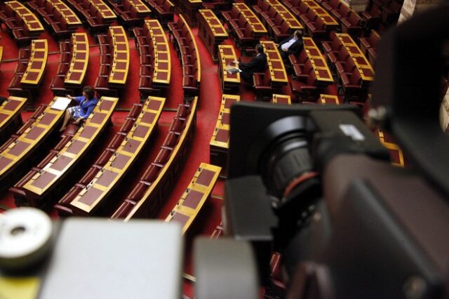 Η ΕΣΗΕΑ καταδικάζει την απόπειρα εμπλοκής δημοσιογράφων σε πολιτικά παιχνίδια
