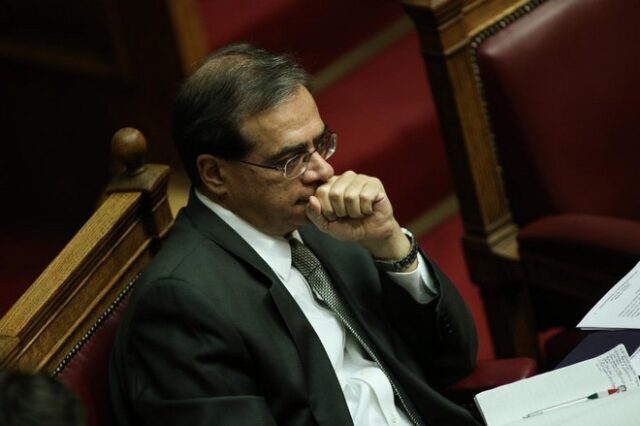 Προεκλογικό άρωμα στη Βουλή με μπαράζ τροπολογιών: Τι θα ισχύει με φορολογικές παραγραφές, απόσυρση ΙΧ και τραπεζικά