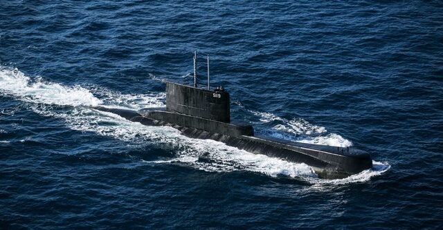 Πρόταση παραπομπής 32 ατόμων για τα υποβρύχια