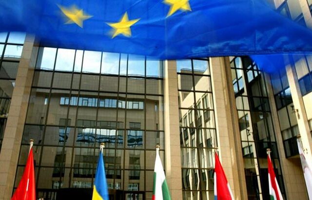 Τι φέρνει το 2015 για την ΕΕ. Ο φόβος για την Ελλάδα