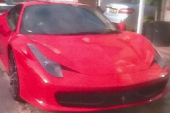 Η Ferrari 458 Italia …πρόδωσε την παράνομη δραστηριότητα αστυνομικού