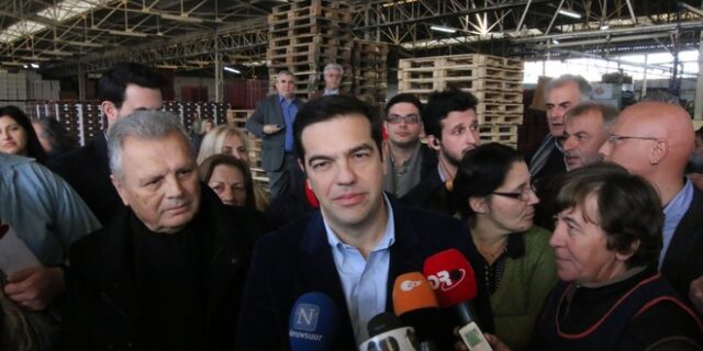 Τσίπρας: Θα απελευθερώσουμε τον αγρότη από τα δεσμά μιας άδικης φορολογίας, δεν θα κοπεί καμιά επιδότηση