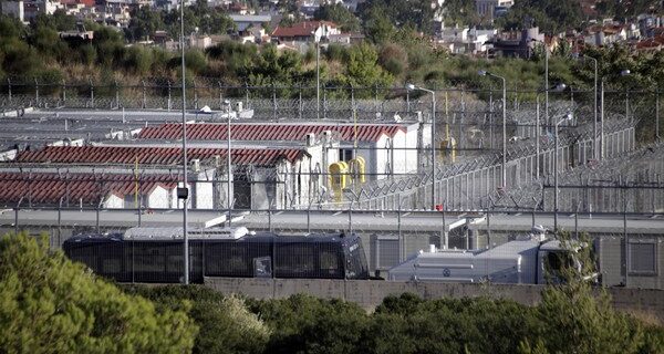 Δήμος Αθηναίων: Τραγικές οι συνθήκες κράτησης των ανηλίκων στην Αμυγδαλέζα