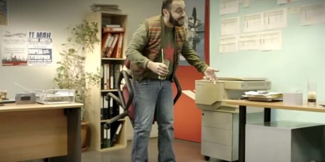 “Βράζει” η ΑΔΕΔΥ για το σποτ της ΟΝΝΕΔ με τον δημόσιο υπάλληλο