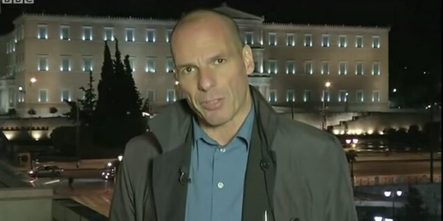 Βαρουφάκης για τη συνέντευξη στο BBC: Παρά το κρύο στο μπαλκόνι, είχε πλάκα!