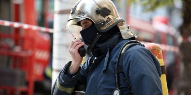 Φωτιά σε σπίτι εξαιτίας σόμπας αλογόνου. Ένας τραυματίας