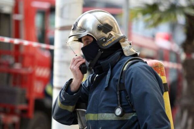 Φωτιά σε σπίτι εξαιτίας σόμπας αλογόνου. Ένας τραυματίας