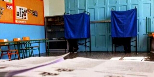 Εντάσεις, φθορές και ξύλο σε εκλογικά κέντρα και κομματικά περίπτερα