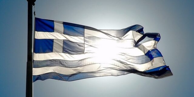 Μηχανή του Χρόνου: Γιατί η ελληνική σημαία είναι κυανόλευκη και έχει 9 λωρίδες;