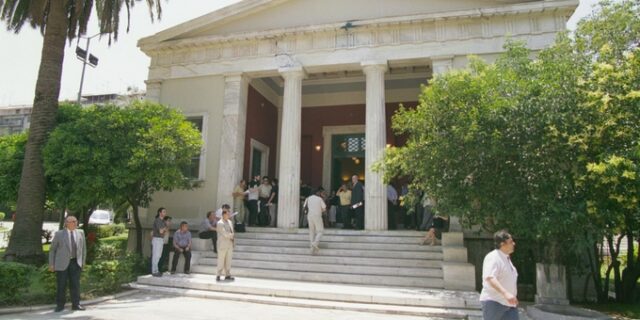Προσωρινό φρένο στις μεταγραφές σε Πολυτεχνείο και ΑΠΘ