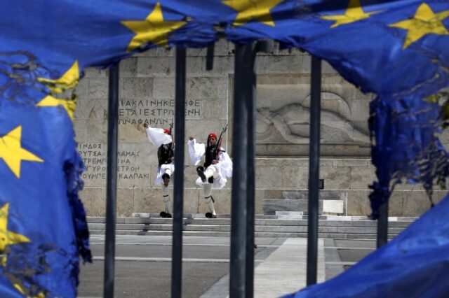 Ο “Mr. Grexit” χαρακτηρίζει μπλόφα της Μέρκελ το δήθεν…Grexit