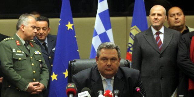 Στα Ίμια ο Καμμένος. Θα πραγματοποιήσει ρίψη στεφανιού από αέρος