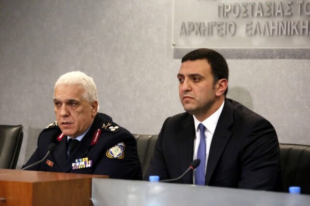 Κικίλιας και αρχηγός της ΕΛ.ΑΣ. για τη σύλληψη Ξηρού: Συνελήφθη οδηγώντας ποδήλατο και φορώντας γυαλιά