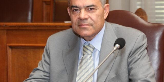 Θέλει να επιστρέψει τα χρήματα ο Τάσος Μαντέλης