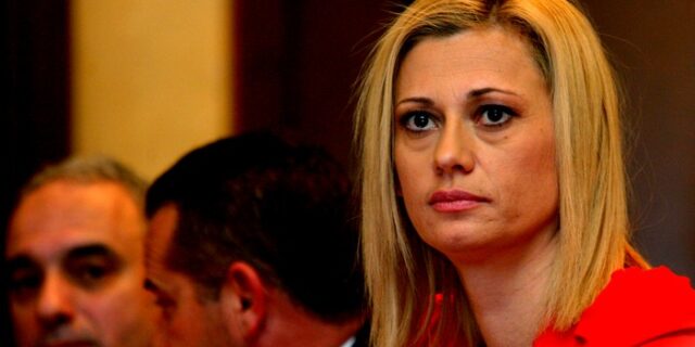 Επανέρχεται η Ραχήλ Μακρή για τα 100 δισ. ευρώ: Δεν κατάλαβαν και έσπευσαν να χλευάσουν την ασχετοσύνη τους