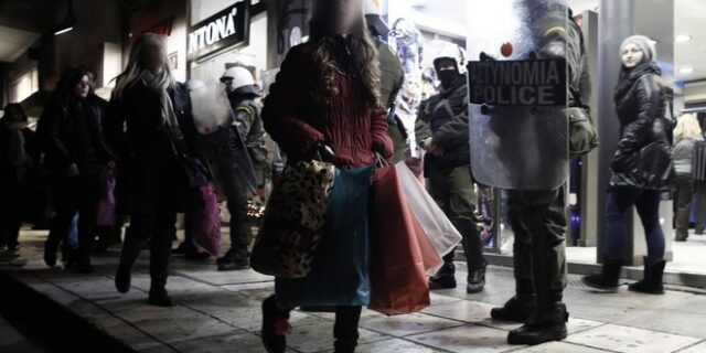 Οι πανικόβλητοι “νοικοκυραίοι”