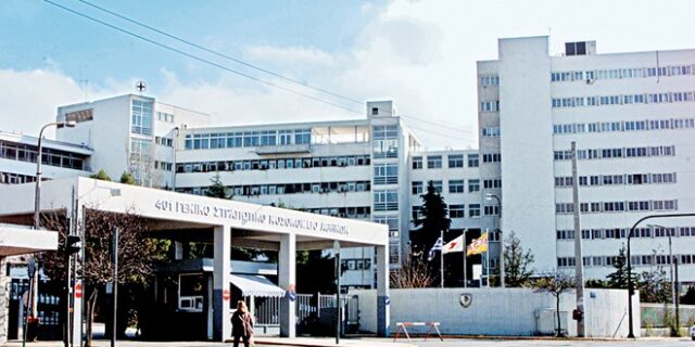 Αστυνομικός αυτοκτόνησε μπροστά στα μάτια της μητέρας του στο νοσοκομείο