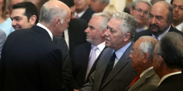 Ναυάγιο ΣΥΡΙΖΑ-ΔΗΜΑΡ. Στελέχη της, κρυφοκοιτάζουν προς Παπανδρέου