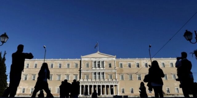 Ευρωπαϊκή Τράπεζα Ανασυγκρότησης: Δεν έχουμε αποφασίσει για “πάγωμα” στην Ελλάδα