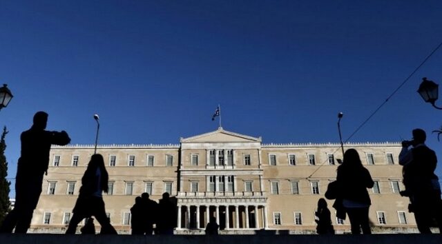Ευρωπαϊκή Τράπεζα Ανασυγκρότησης: Δεν έχουμε αποφασίσει για “πάγωμα” στην Ελλάδα