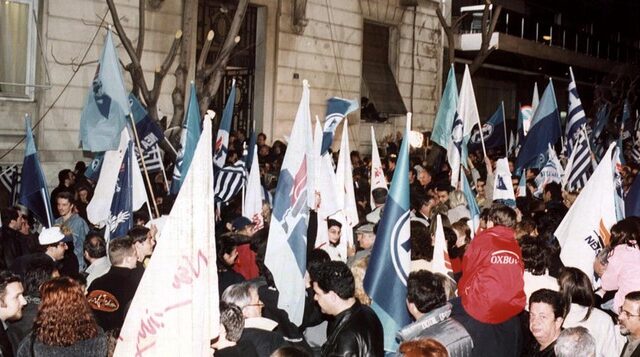 Κάλπη-κες ιστορίες: Το θρίλερ του 2000, όταν τα exit poll έβγαλαν για μερικές ώρες λάθος κυβέρνηση