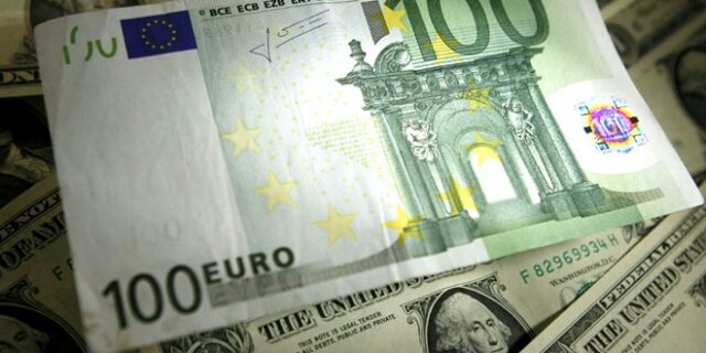 Έπιασε πάτο το ευρώ. Σε χαμηλά 11ετίας