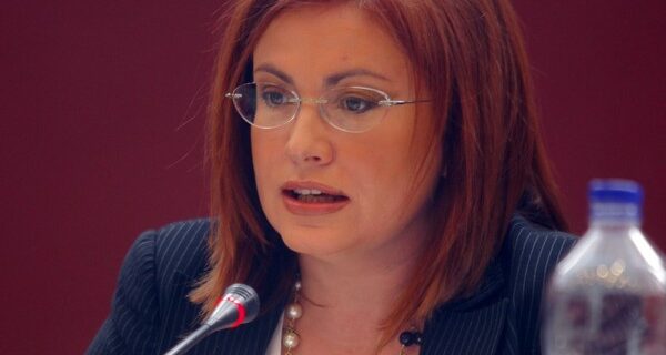 Επιστολή της Σπυράκη στο ΕΣΡ και την ΕΣΗΕΑ για εκπομπή του Kontra