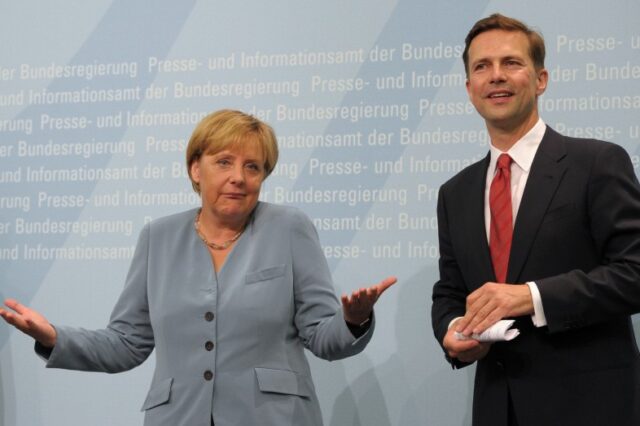 Οι Γερμανοί μάς χτυπούν την πλάτη: Θέλουμε να παραμείνετε στην ευρωζώνη
