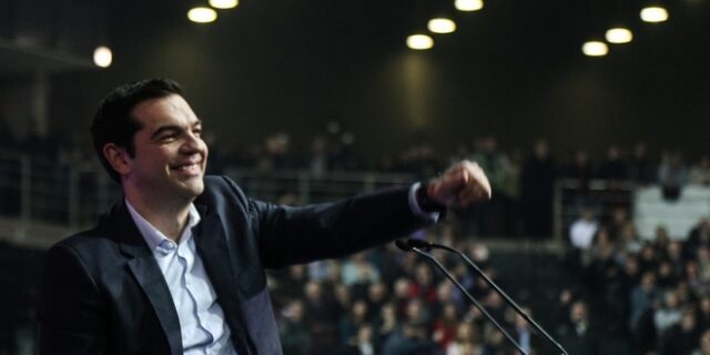 Τσίπρας: Απόλυτη πλειοψηφία για να συγκρουστούμε με τη διαπλοκή