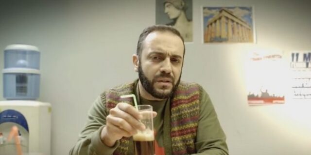 Βίντεο: Η ΟΝΝΕΔ τα βάζει με τους δημόσιους υπαλλήλους