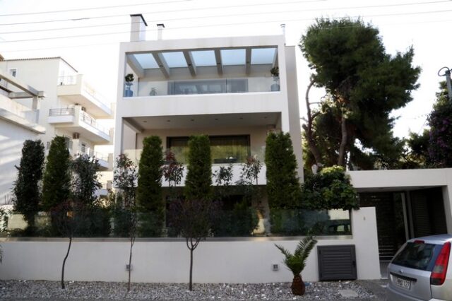 Κουκουλοφόροι κλείδωσαν μητέρα με τα τρία της παιδιά στο μπάνιο και άδειασαν ανενόχλητοι το σπίτι τους στη Βούλα