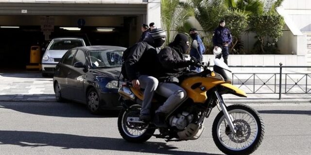 Απολογούνται οι δύο για την υπόθεση Ξηρού