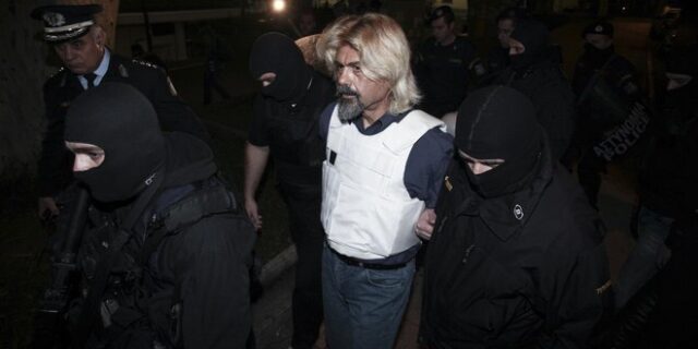 Ο χαζός “Νίκος” που θα “απολυόταν”, ο “Κώστας” (Αγγελική) και τα 5 εντάλματα που ακολουθούν